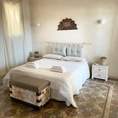 Seaside Temporary House Daire Leporano