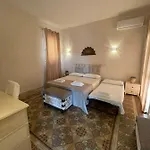 Daire Seaside Temporary House *