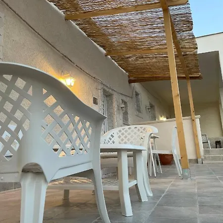 Seaside Temporary House * Leporano