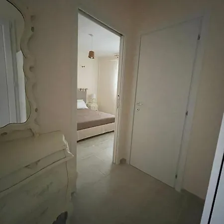 Seaside Temporary House Apartman *