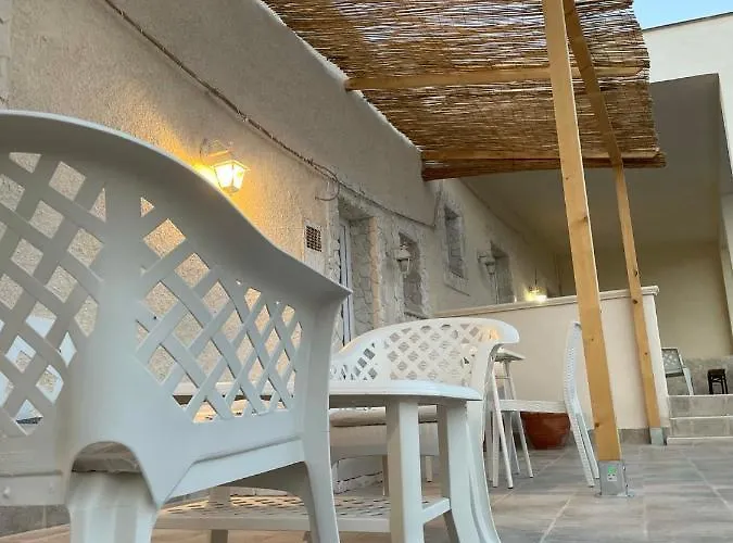 Seaside Temporary House * Leporano