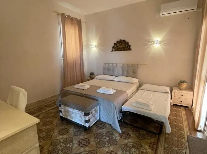 Апартаменты Seaside Temporary House *